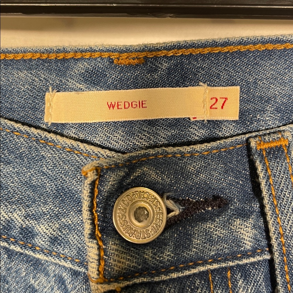 LEVIS WOMENS WEDGIE STRAIGHT JEAN 27 - Picture 3 of 7